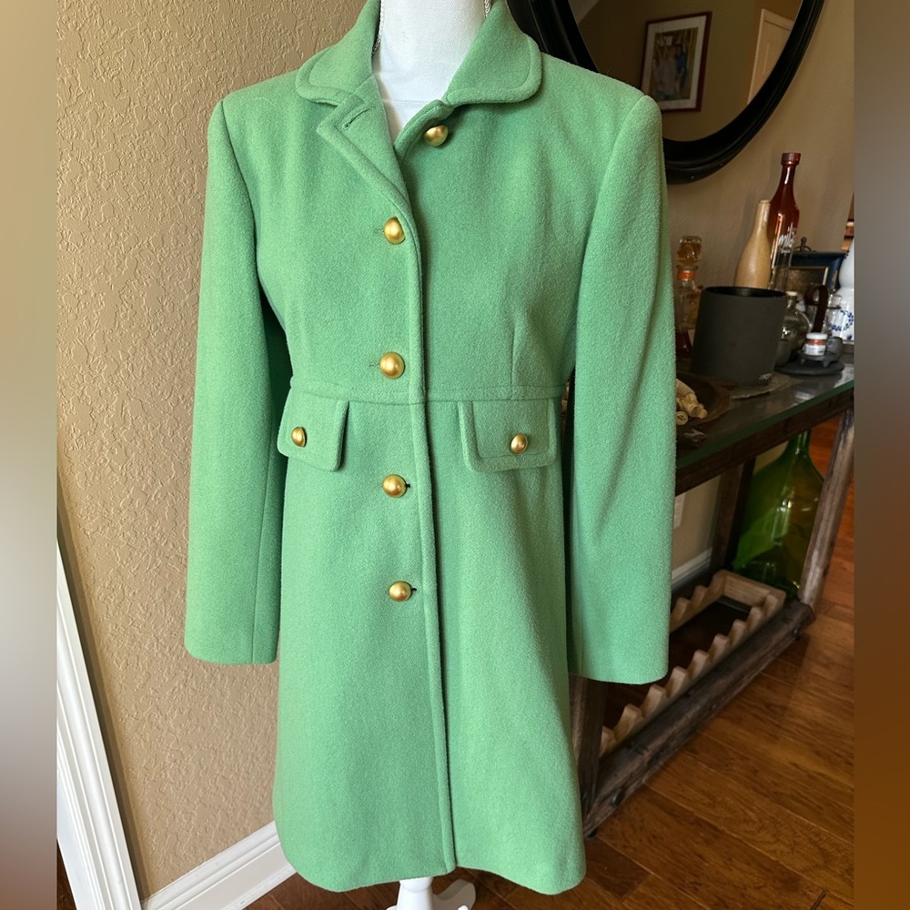 100% Wool Jacket made by Skirtin Around. Beautiful Green Color with Gold Buttons